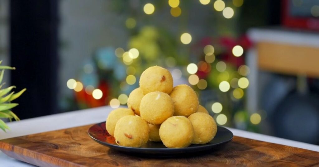 Besan Laddu Recipe in Hindi