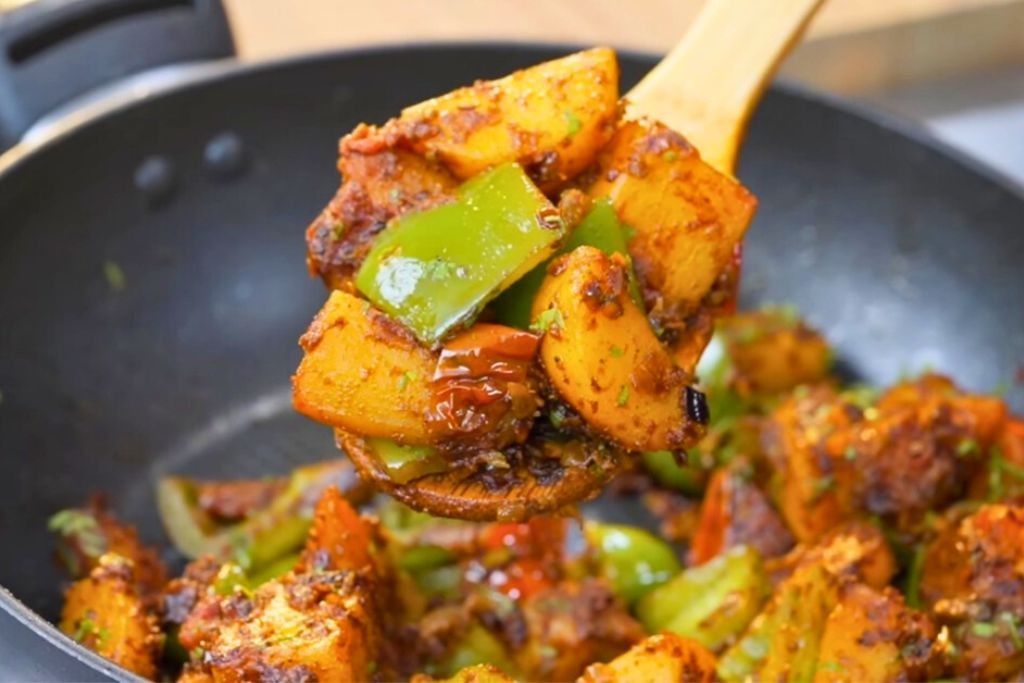 Aloo Shimla Mirch Recipe in Hindi